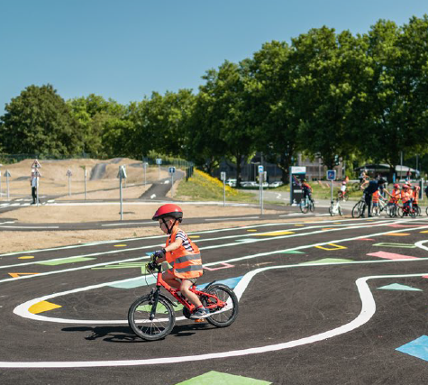 Guides des aménagements vélo - Cours d'écoles actives et sportives